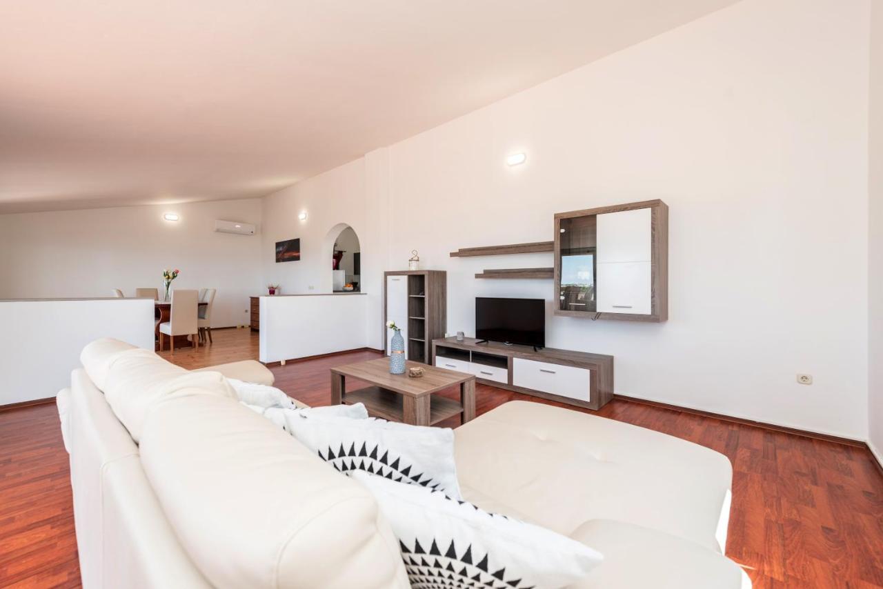Apartment Astoria 자톤 외부 사진