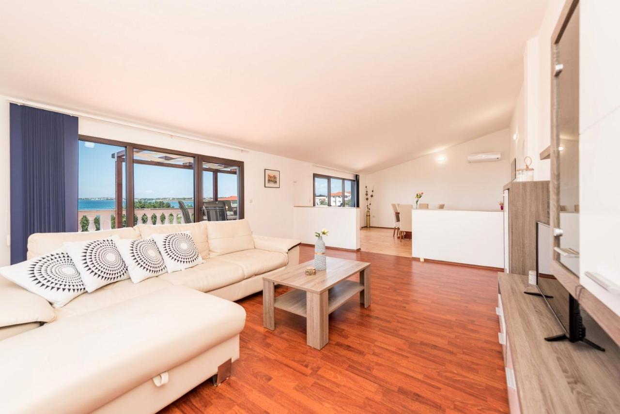 Apartment Astoria 자톤 외부 사진