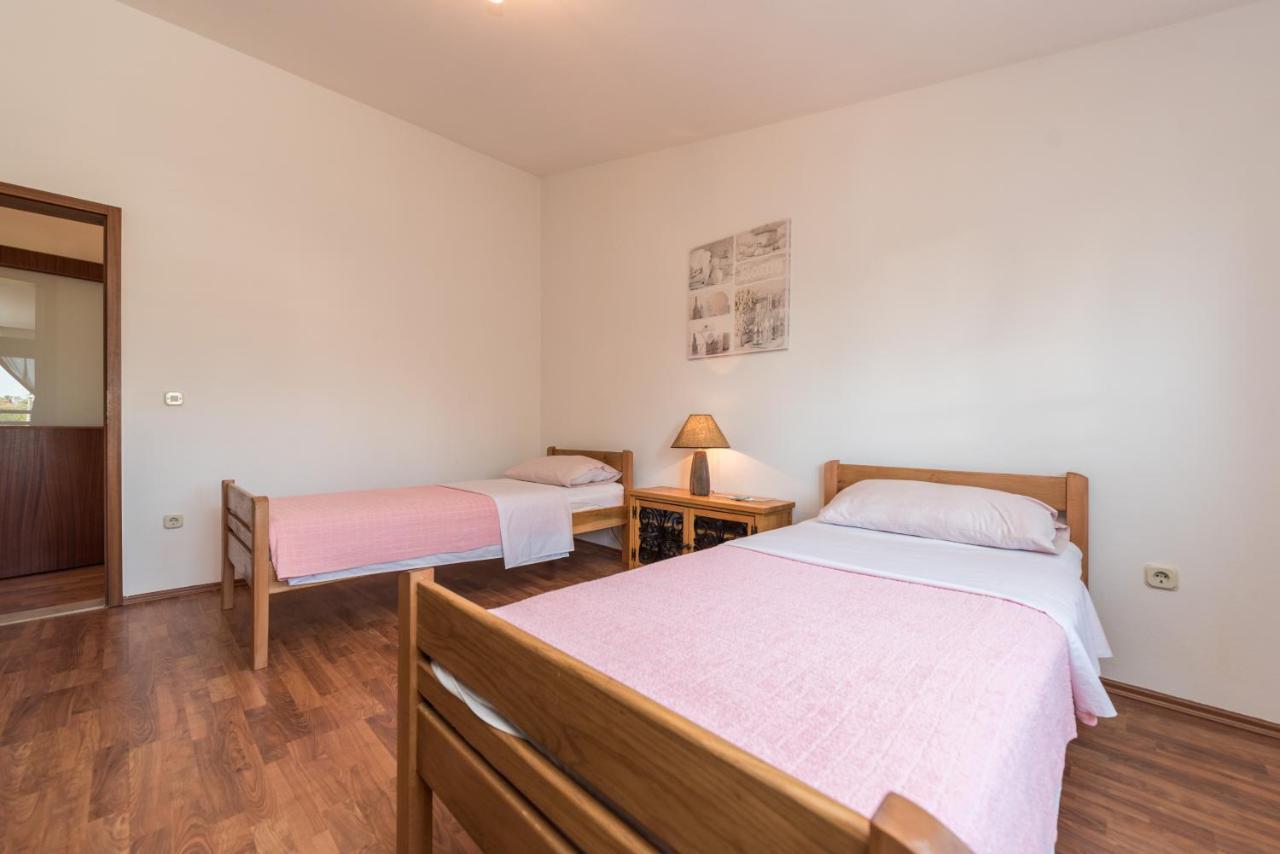 Apartment Astoria 자톤 외부 사진