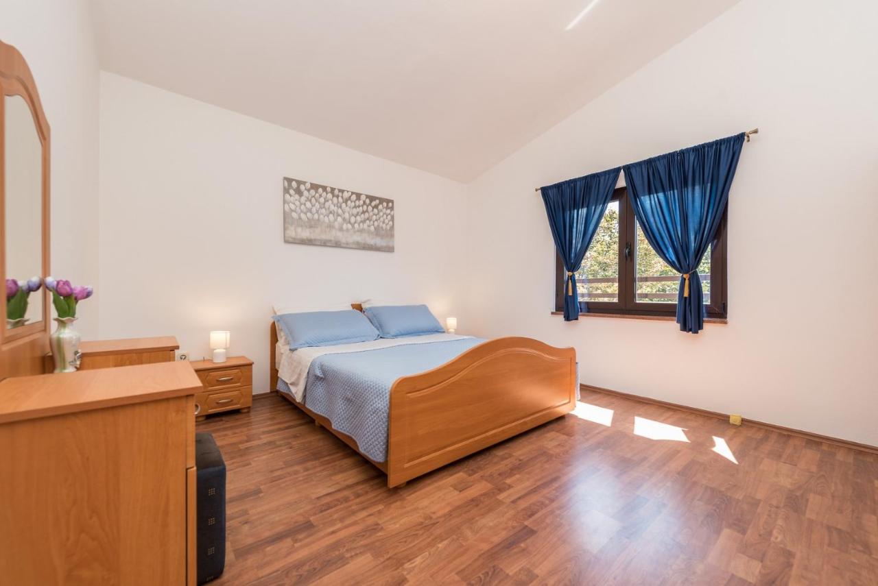 Apartment Astoria 자톤 외부 사진